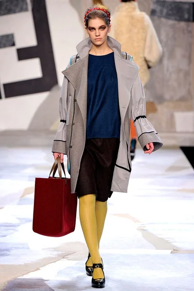 Look 26
